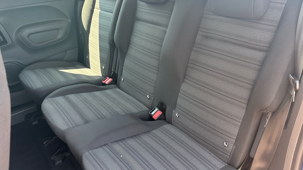 Vauxhall Combo Life 1.2 Turbo Energy 5dr Petrol Estate - Image 16