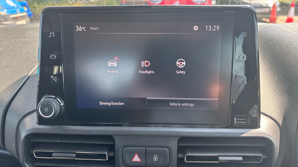 Vauxhall Combo Life 1.2 Turbo Energy 5dr Petrol Estate - Image 23