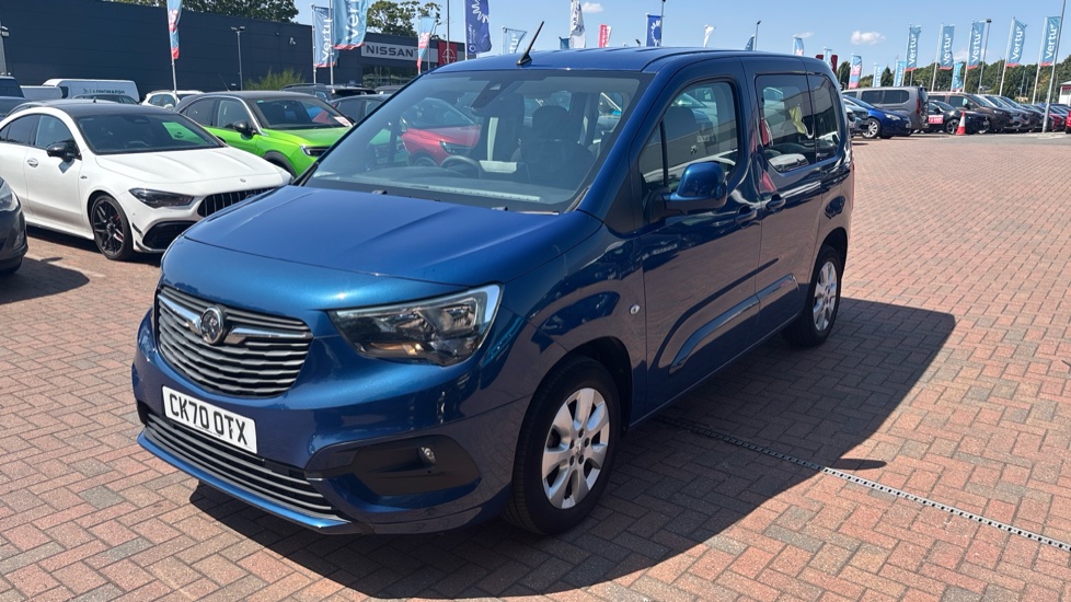 Vauxhall Combo Life 1.2 Turbo Energy 5dr Petrol Estate - Image 39