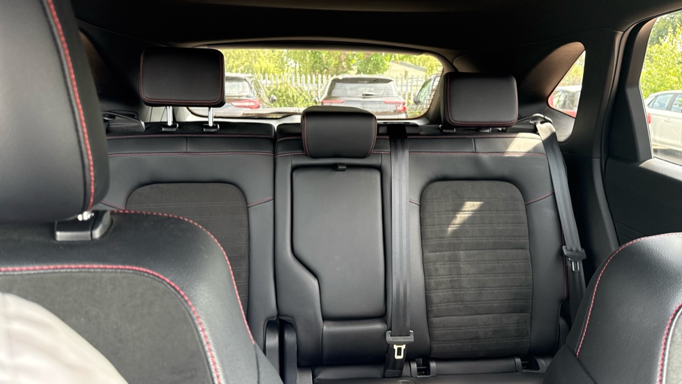 Ford Kuga 2.5 FHEV ST-Line X Edition 5dr CVT Hybrid Estate - Image 15