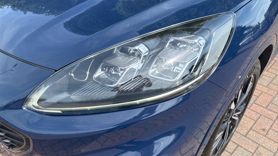Ford Kuga 2.5 FHEV ST-Line X Edition 5dr CVT Hybrid Estate - Image 21