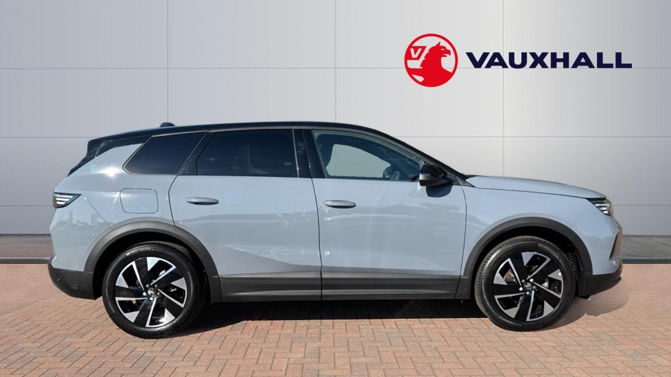Vauxhall Grandland 1.2 Hybrid [136] Ultimate 5dr e-DCT6 [Pan Roof] Petrol Hatchback - Image 5