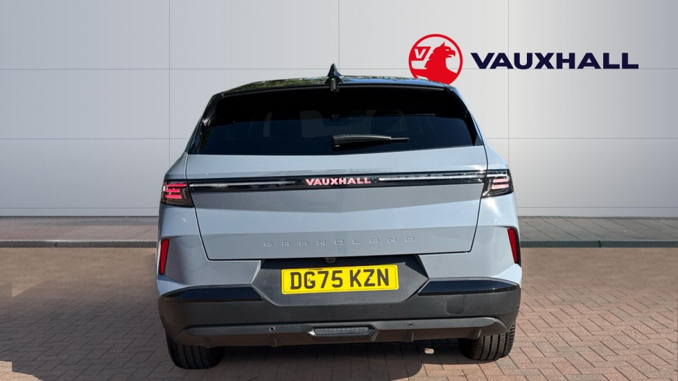 Vauxhall Grandland 1.2 Hybrid [136] Ultimate 5dr e-DCT6 [Pan Roof] Petrol Hatchback - Image 6
