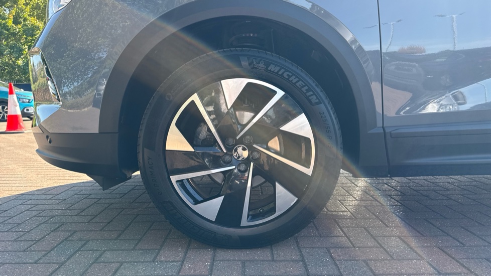 Vauxhall Grandland 1.2 Hybrid [136] Ultimate 5dr e-DCT6 [Pan Roof] Petrol Hatchback - Image 7