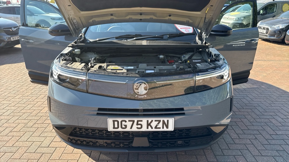 Vauxhall Grandland 1.2 Hybrid [136] Ultimate 5dr e-DCT6 [Pan Roof] Petrol Hatchback - Image 8