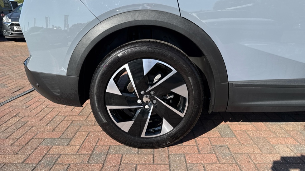 Vauxhall Grandland 1.2 Hybrid [136] Ultimate 5dr e-DCT6 [Pan Roof] Petrol Hatchback - Image 21
