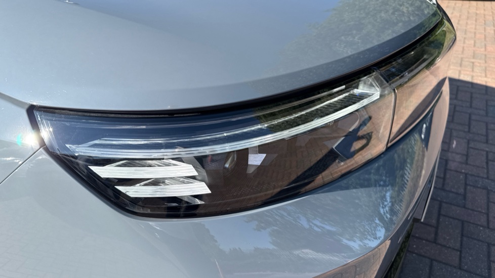 Vauxhall Grandland 1.2 Hybrid [136] Ultimate 5dr e-DCT6 [Pan Roof] Petrol Hatchback - Image 23