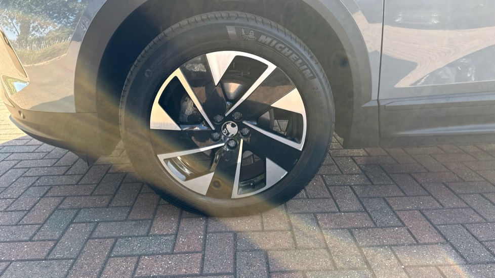 Vauxhall Grandland 1.2 Hybrid [136] Ultimate 5dr e-DCT6 [Pan Roof] Petrol Hatchback - Image 26