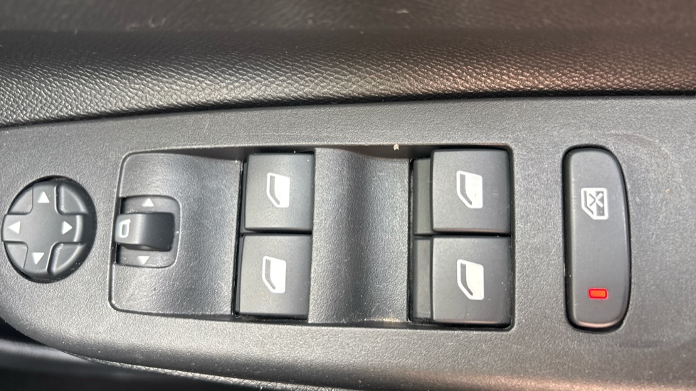 Vauxhall Corsa 1.2 Design 5dr Petrol Hatchback - Image 35