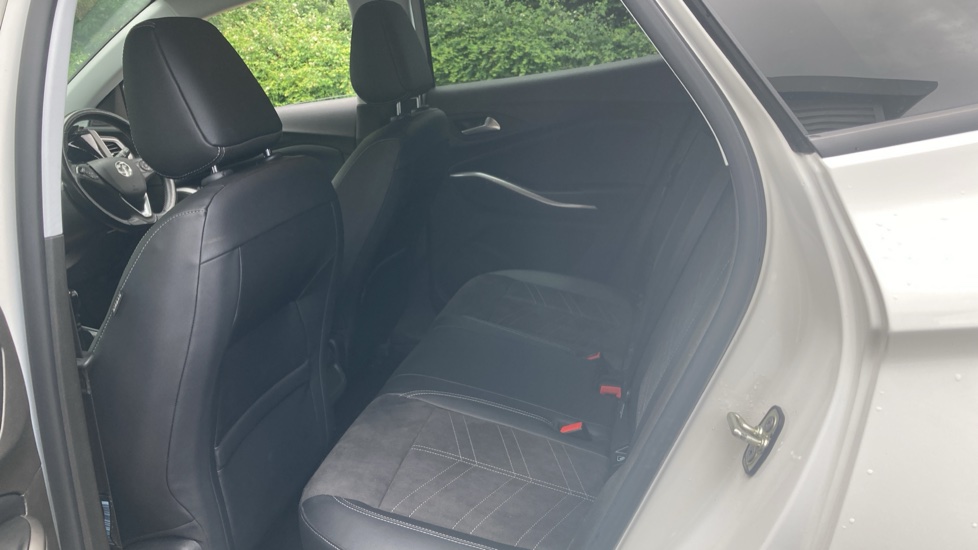 Vauxhall Grandland 1.2 Turbo Ultimate 5dr Petrol Hatchback - Image 16