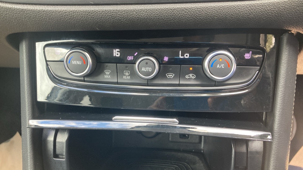 Vauxhall Grandland 1.2 Turbo Ultimate 5dr Petrol Hatchback - Image 26