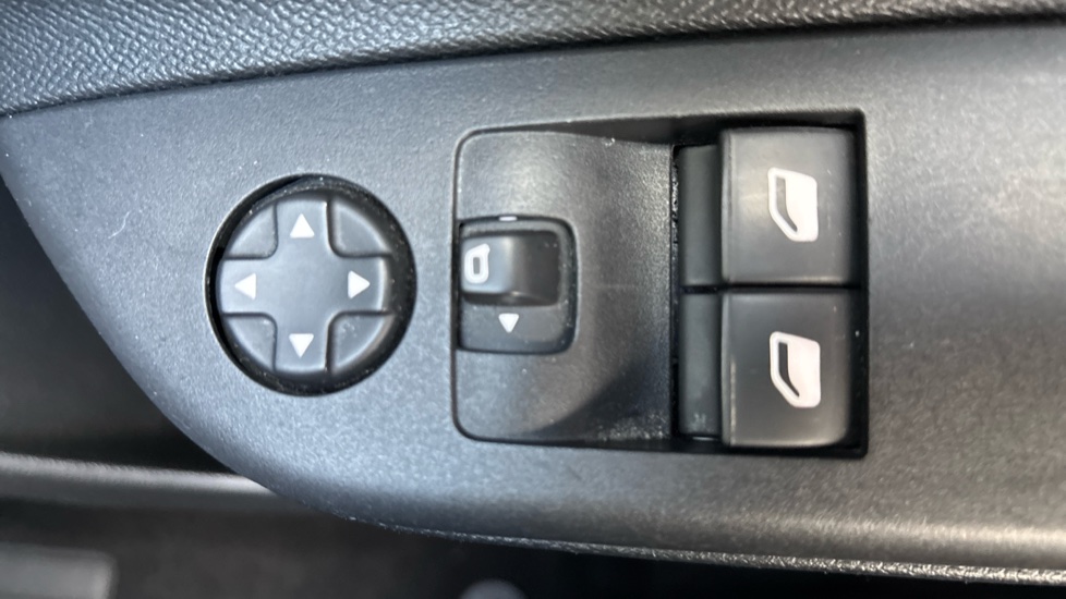 Vauxhall Corsa 1.2 SE 5dr Petrol Hatchback - Image 37