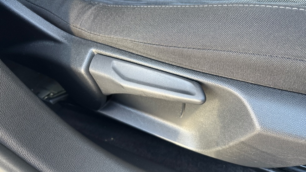 Vauxhall Corsa 1.2 SE 5dr Petrol Hatchback - Image 38