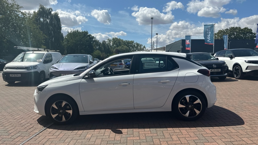 Vauxhall Corsa 100kW SE Nav Premium 50kWh 5dr Auto [11kWCh] Electric Hatchback - Image 40