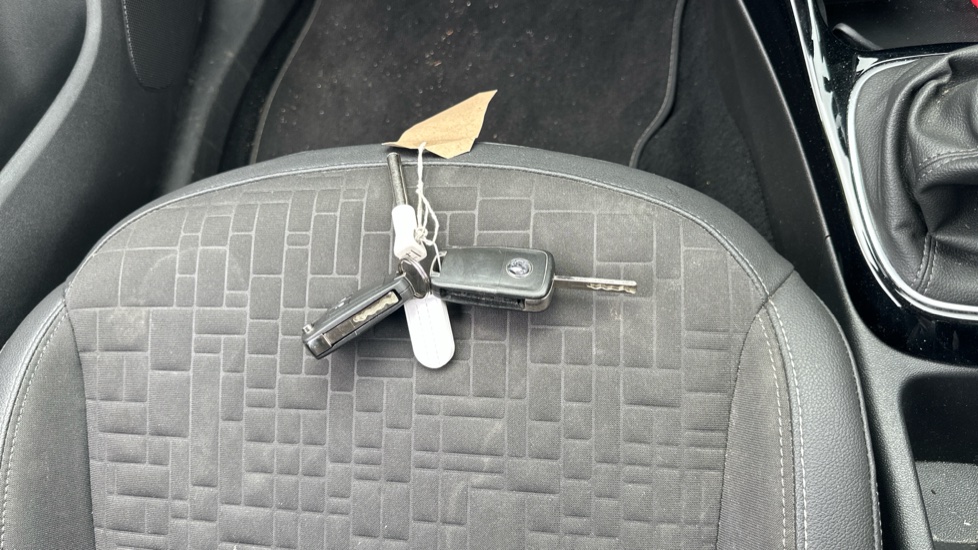 Vauxhall Corsa 1.4 SE Nav 3dr Petrol Hatchback - Image 20