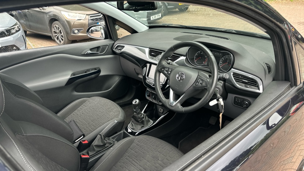Vauxhall Corsa 1.4 SE Nav 3dr Petrol Hatchback - Image 33