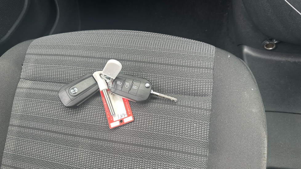Vauxhall Combo Life 1.5 Turbo D SE 5dr [7 seat] Diesel Estate - Image 20