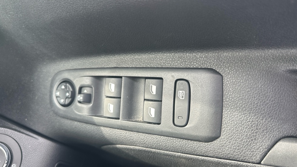 Vauxhall Combo Life 1.5 Turbo D SE 5dr [7 seat] Diesel Estate - Image 26