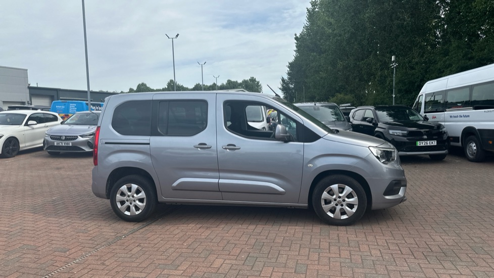 Vauxhall Combo Life 1.5 Turbo D SE 5dr [7 seat] Diesel Estate - Image 29