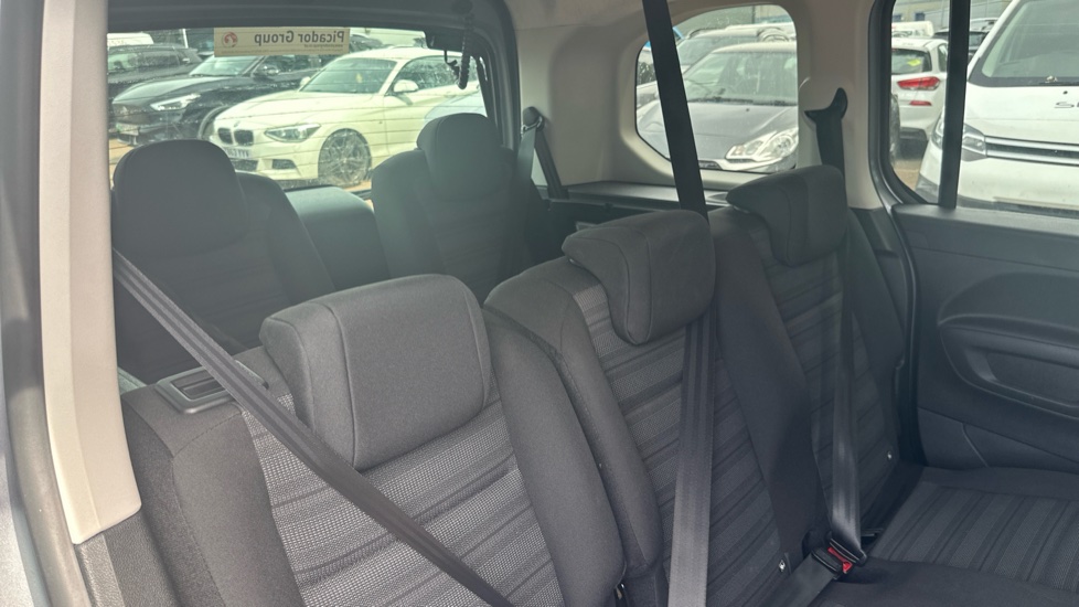 Vauxhall Combo Life 1.5 Turbo D SE 5dr [7 seat] Diesel Estate - Image 35