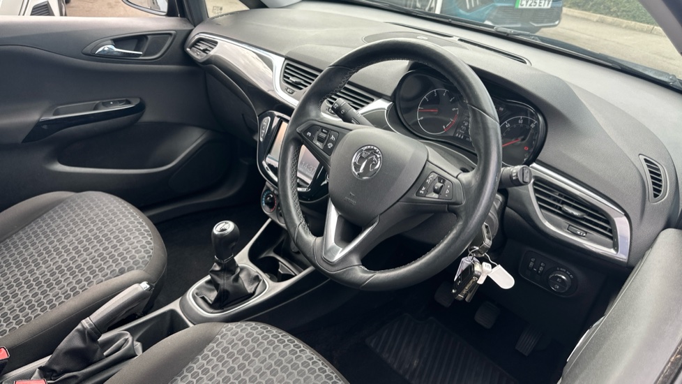 Vauxhall Corsa 1.4 ecoFLEX Excite 5dr [AC] Petrol Hatchback - Image 11