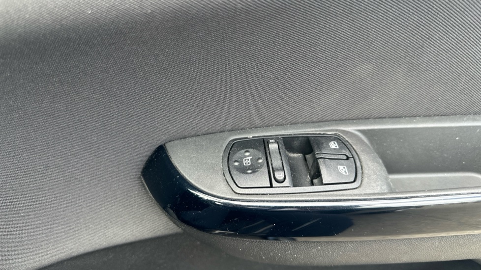 Vauxhall Corsa 1.4 ecoFLEX Excite 5dr [AC] Petrol Hatchback - Image 27