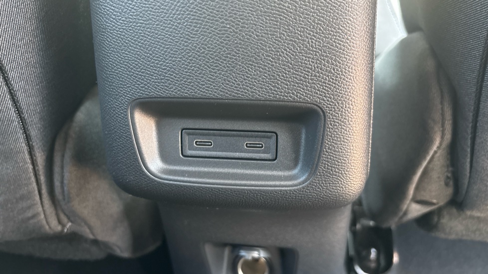 Vauxhall Frontera 1.2 Hybrid [110] Ultimate 5dr e-DCT6 Petrol Estate - Image 30