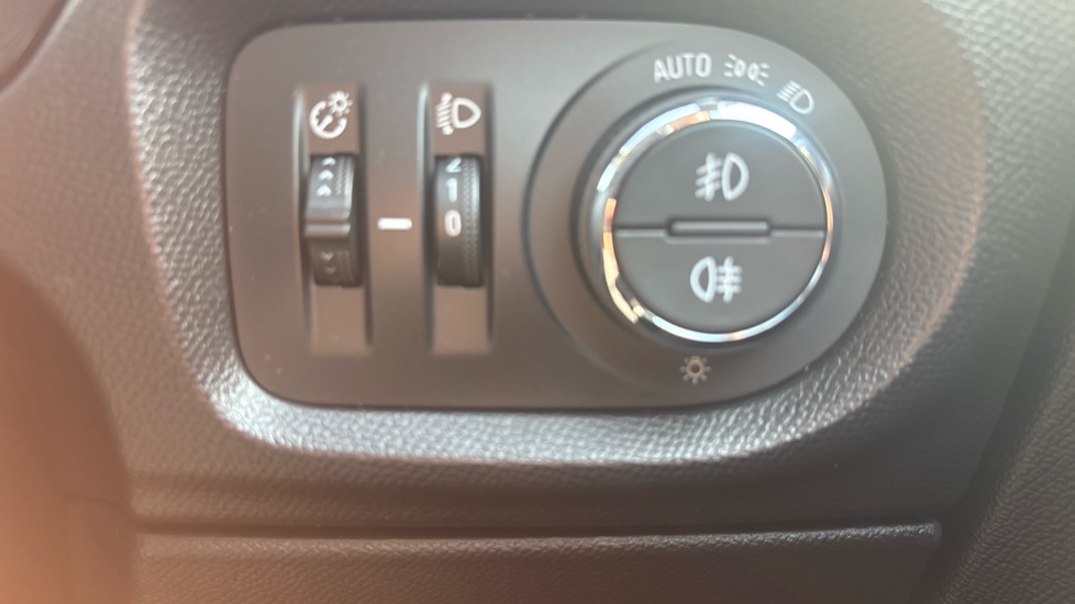 Vauxhall Corsa 1.2 Turbo Elite Nav Premium 5dr Auto Petrol Hatchback - Image 38