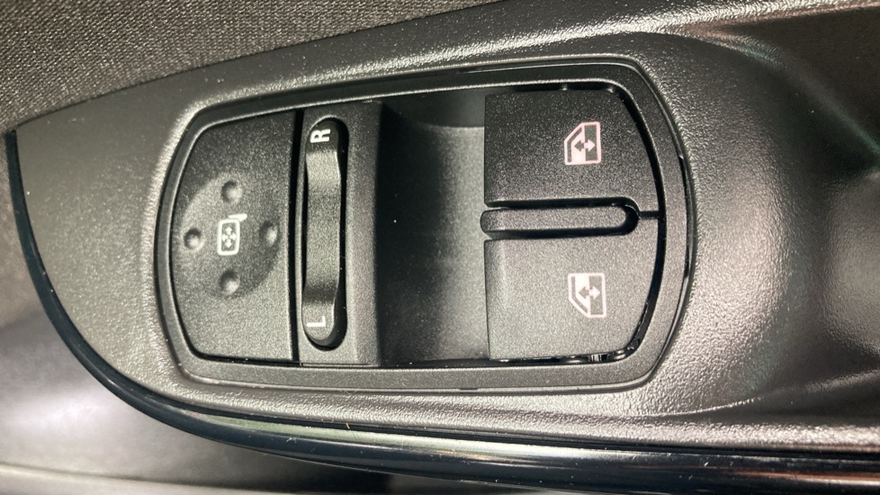 Vauxhall Corsa 1.4 [75] Griffin 3dr Petrol Hatchback - Image 28