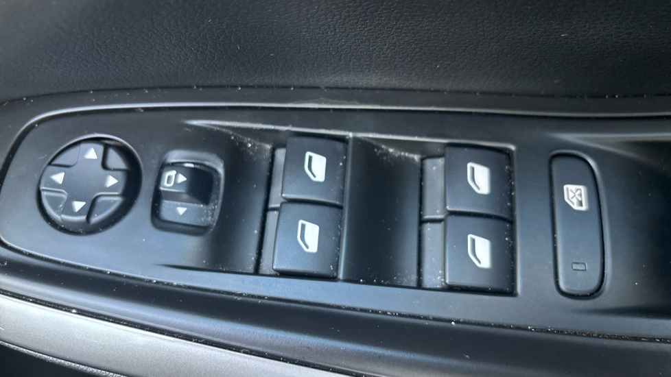 Vauxhall Grandland 1.2 Turbo Ultimate 5dr Petrol Hatchback - Image 39