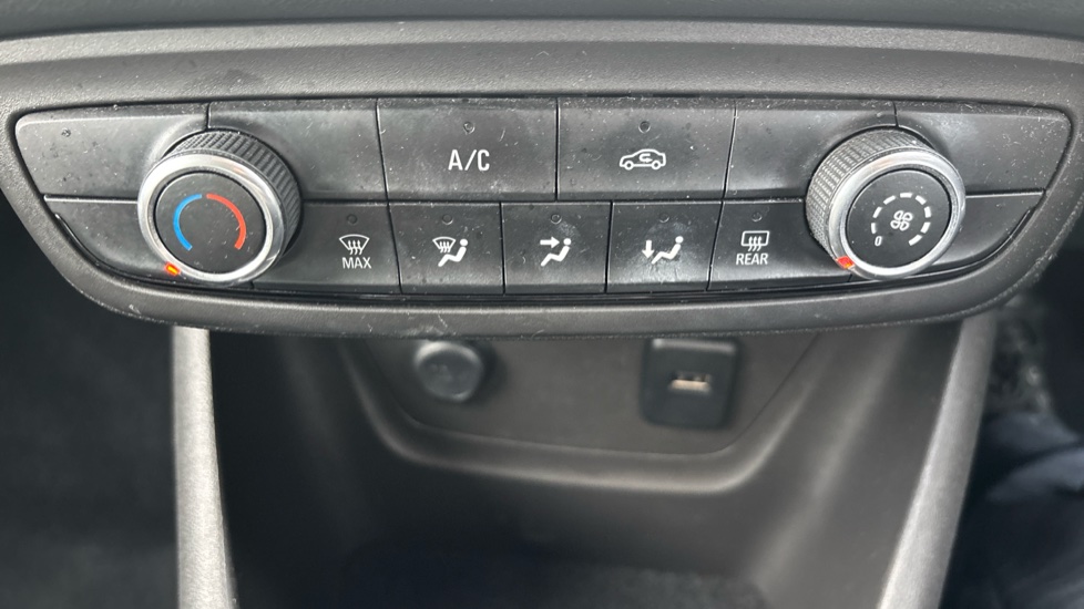 Vauxhall Crossland X 1.2 [83] Griffin 5dr [Start Stop] Petrol Hatchback - Image 25