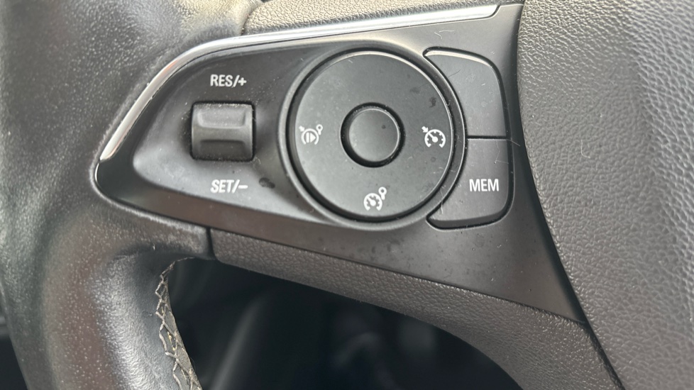 Vauxhall Crossland X 1.2 [83] Griffin 5dr [Start Stop] Petrol Hatchback - Image 28