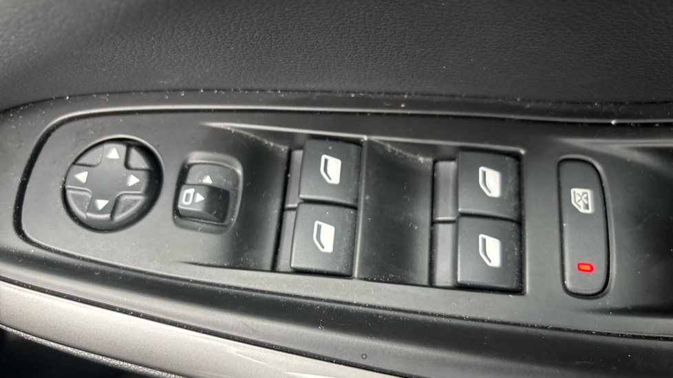 Vauxhall Grandland 1.2 Turbo Ultimate 5dr Petrol Hatchback - Image 38