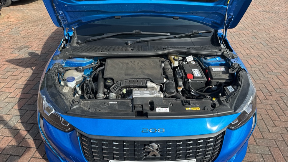 Peugeot 208 1.2 PureTech 100 Allure 5dr Petrol Hatchback - Image 8