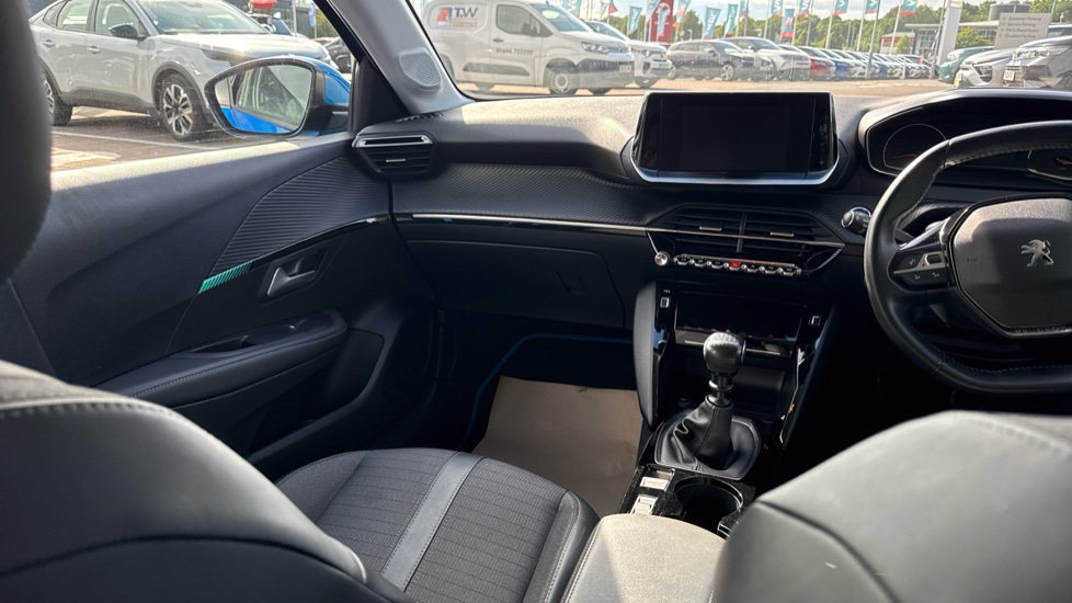 Peugeot 208 1.2 PureTech 100 Allure 5dr Petrol Hatchback - Image 14