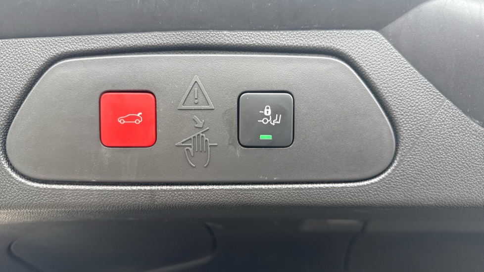 Vauxhall Grandland 1.2 Turbo Ultimate 5dr Petrol Hatchback - Image 24