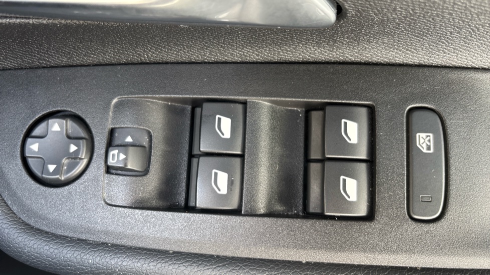 Vauxhall Mokka 100kW GS 50kWh 5dr Auto Electric Hatchback - Image 40