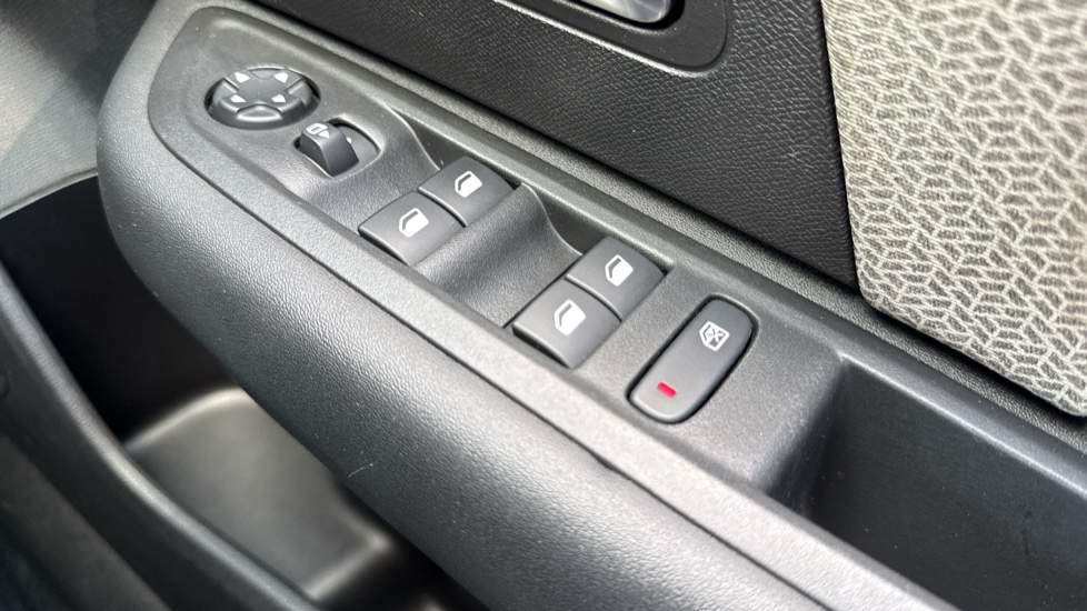 Citroen C4 1.2 PureTech [130] Max 5dr Auto Petrol Hatchback - Image 31