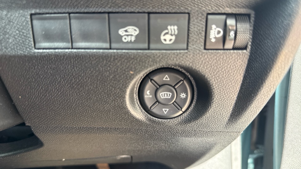Citroen C4 1.2 PureTech [130] Max 5dr Auto Petrol Hatchback - Image 36