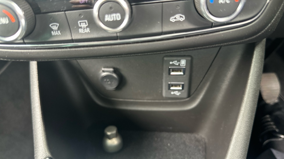 Vauxhall Crossland 1.2 Turbo [130] Elite Edition 5dr Petrol Hatchback - Image 23