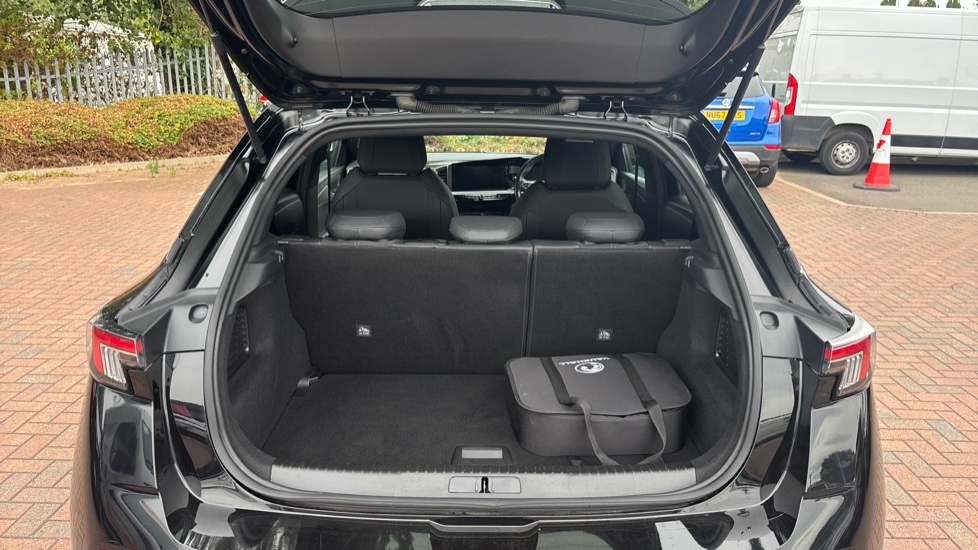 Vauxhall Mokka 100kW Ultimate 50kWh 5dr Auto Electric Hatchback - Image 4