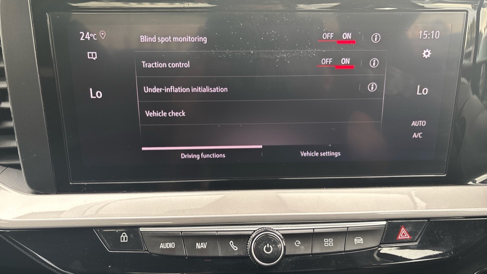 Vauxhall Mokka 100kW Ultimate 50kWh 5dr Auto Electric Hatchback - Image 27