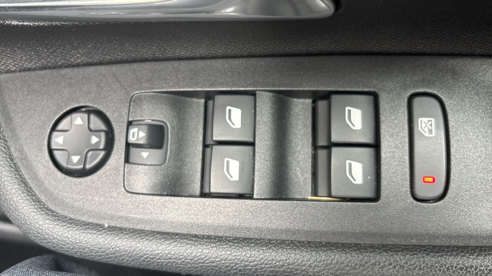 Vauxhall Mokka 100kW Ultimate 50kWh 5dr Auto Electric Hatchback - Image 41