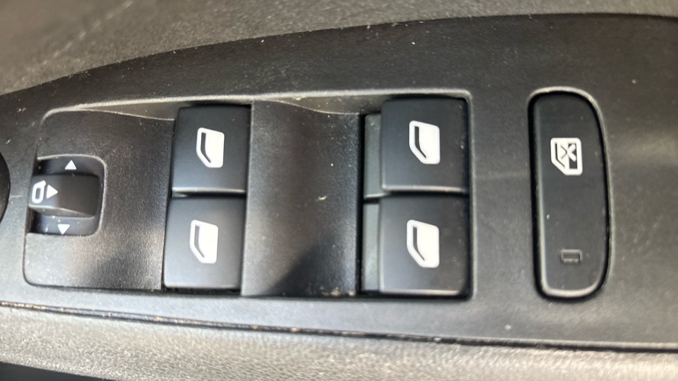 Vauxhall Crossland 1.2 Turbo [130] Ultimate 5dr Auto Petrol Hatchback - Image 37
