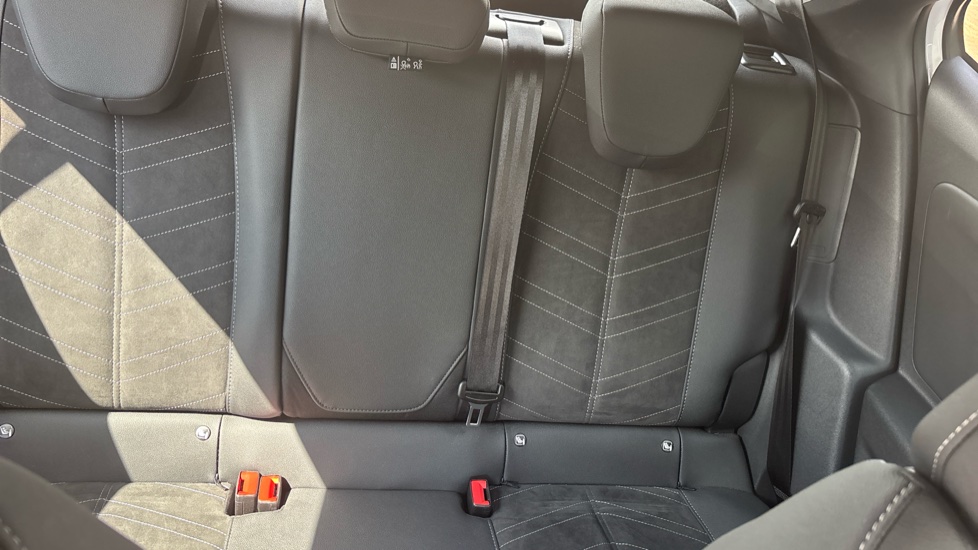 Vauxhall Mokka 100kW Ultimate 50kWh 5dr Auto Electric Hatchback - Image 15