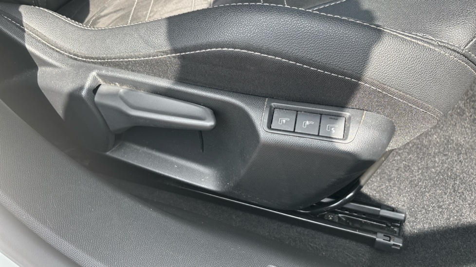 Vauxhall Mokka 100kW Ultimate 50kWh 5dr Auto Electric Hatchback - Image 42