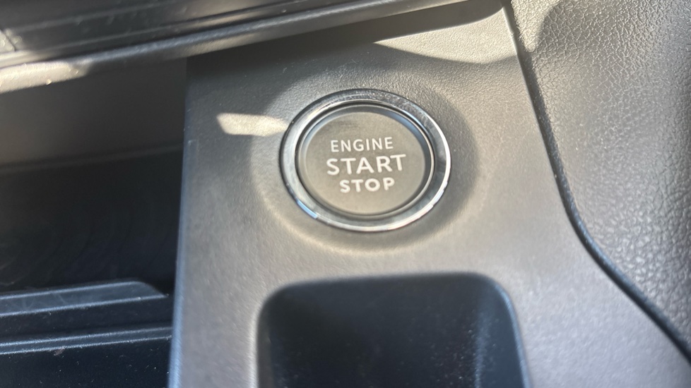 Vauxhall Combo Life 1.5 Turbo D 130 Elite 5dr Auto Diesel Estate - Image 28