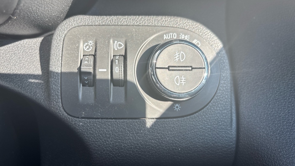 Vauxhall Combo Life 1.5 Turbo D 130 Elite 5dr Auto Diesel Estate - Image 35