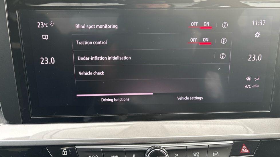 Vauxhall Mokka 100kW Ultimate 50kWh 5dr Auto Electric Hatchback - Image 27