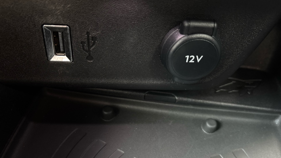 Vauxhall Mokka 100kW Ultimate 50kWh 5dr Auto Electric Hatchback - Image 31